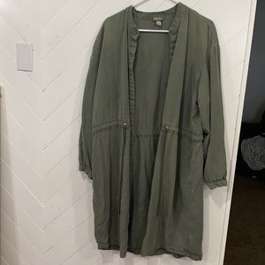 ☀️XL long olive green over jacket or dress